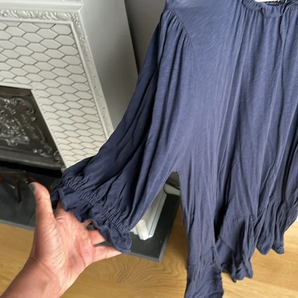 ANTHROPOLOGIE VELVET by Graham and Spencer Women's Navy Blue Ruffle Detail Dress - Picture 2 of 8